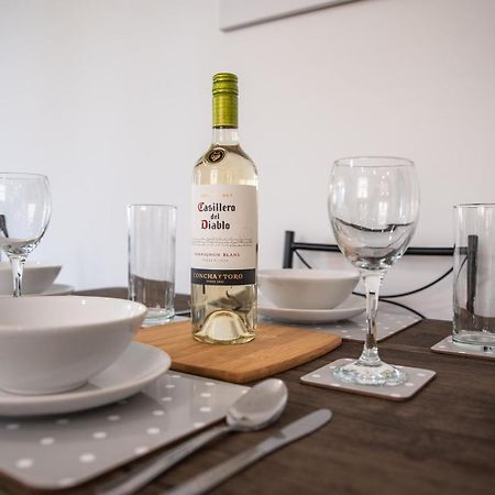 Welcome 4 Business Or Pleasure! Super Central Southampton 'City Vibes' # Stylish Apartment With Outdoor Courtyard! 1-4 Guests Book Your City Break Or Pre-Cruise Stay! Close To Mayflower Theatre, Universities, Cruise Terminals, Hospitals & Shops! Exterior foto