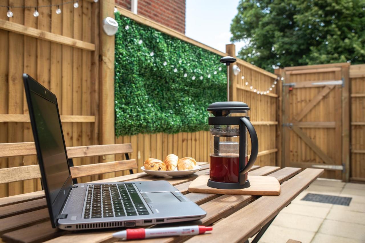Welcome 4 Business Or Pleasure! Super Central Southampton 'City Vibes' # Stylish Apartment With Outdoor Courtyard! 1-4 Guests Book Your City Break Or Pre-Cruise Stay! Close To Mayflower Theatre, Universities, Cruise Terminals, Hospitals & Shops! Exterior foto